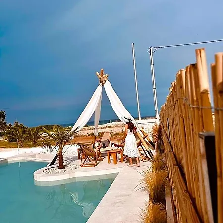 Amo Golden Hotel
